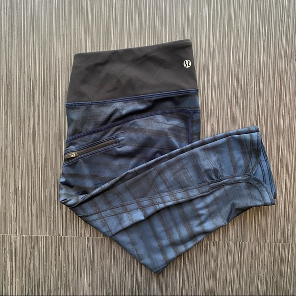 Lululemon Top Speed Crop (Good Vibes Deep Navy Black/Black) - Size 8 - Picture 6 of 11